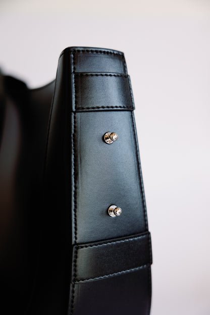 The Curved Saddle Bag