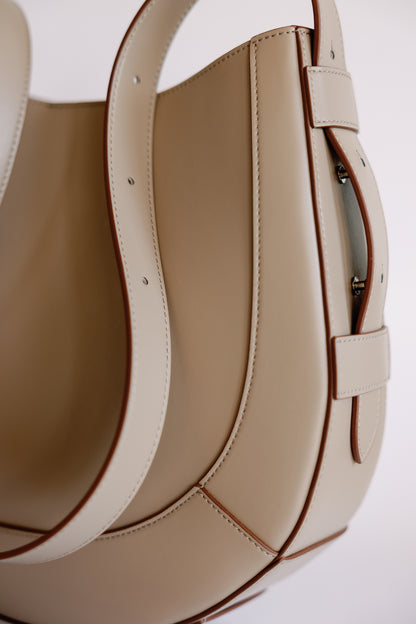 The Curved Saddle Bag