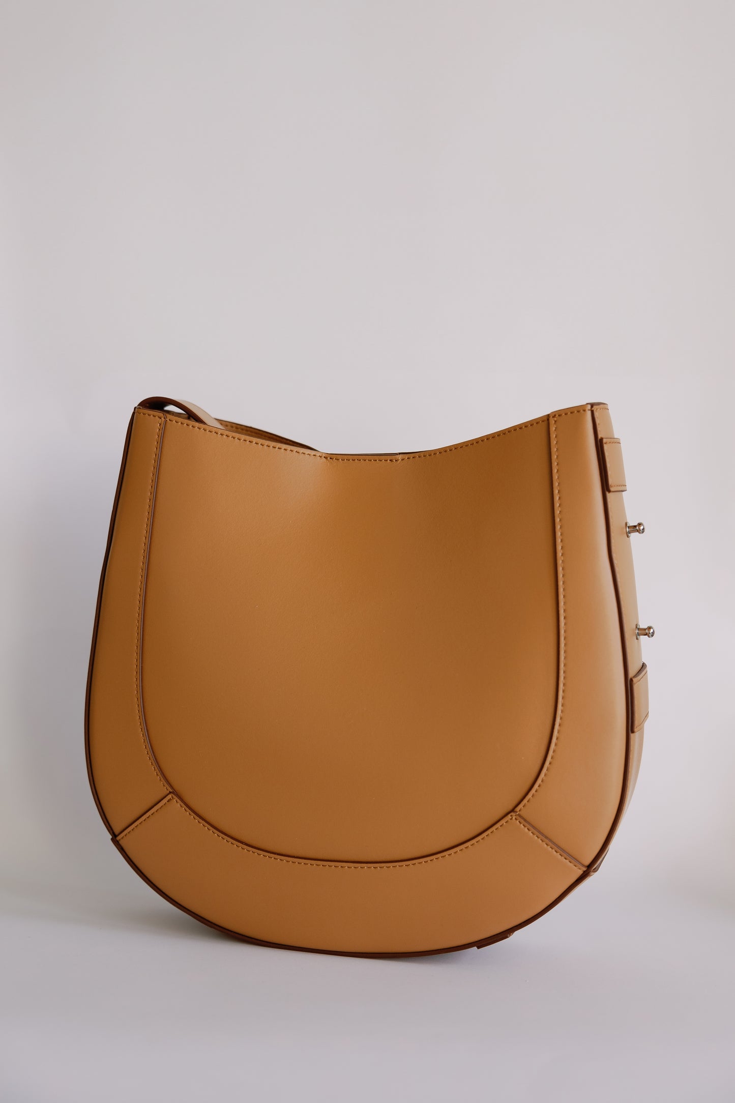 The Curved Saddle Bag