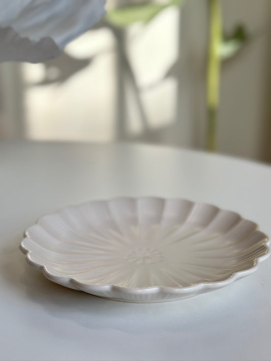 Scalloped Blossom Plate